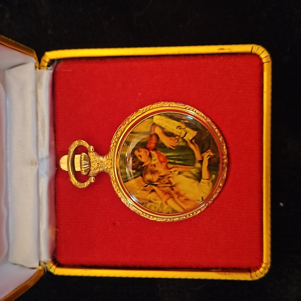 VINTAGE Reuge Musical Locket. 🎶 Two Girls Playing the Piano